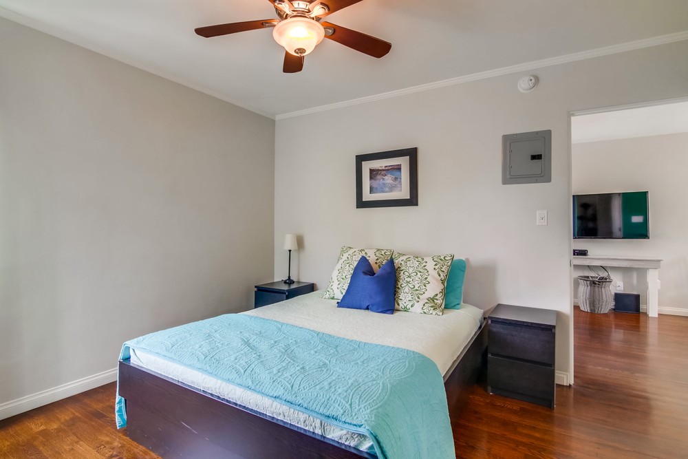 Virtual tour photo 27 of 34 for 807 Manhattan Ct