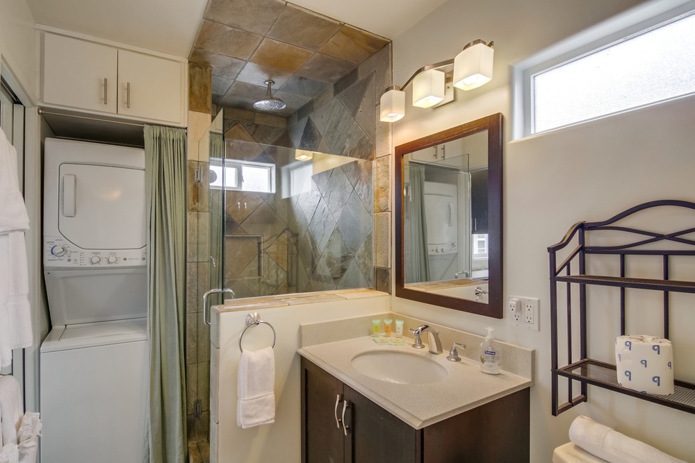 Virtual tour photo 34 of 34 for 807 Manhattan Ct