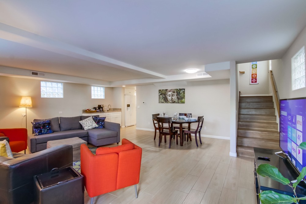 Virtual tour photo 9 of 39 for 807 Nahant Ct