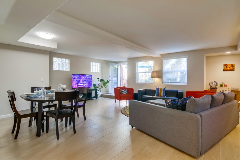 Virtual tour photo 14 of 39 for 807 Nahant Ct
