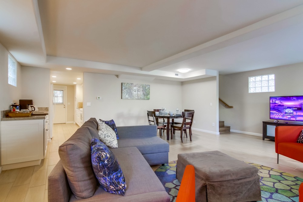 Virtual tour photo 17 of 39 for 807 Nahant Ct