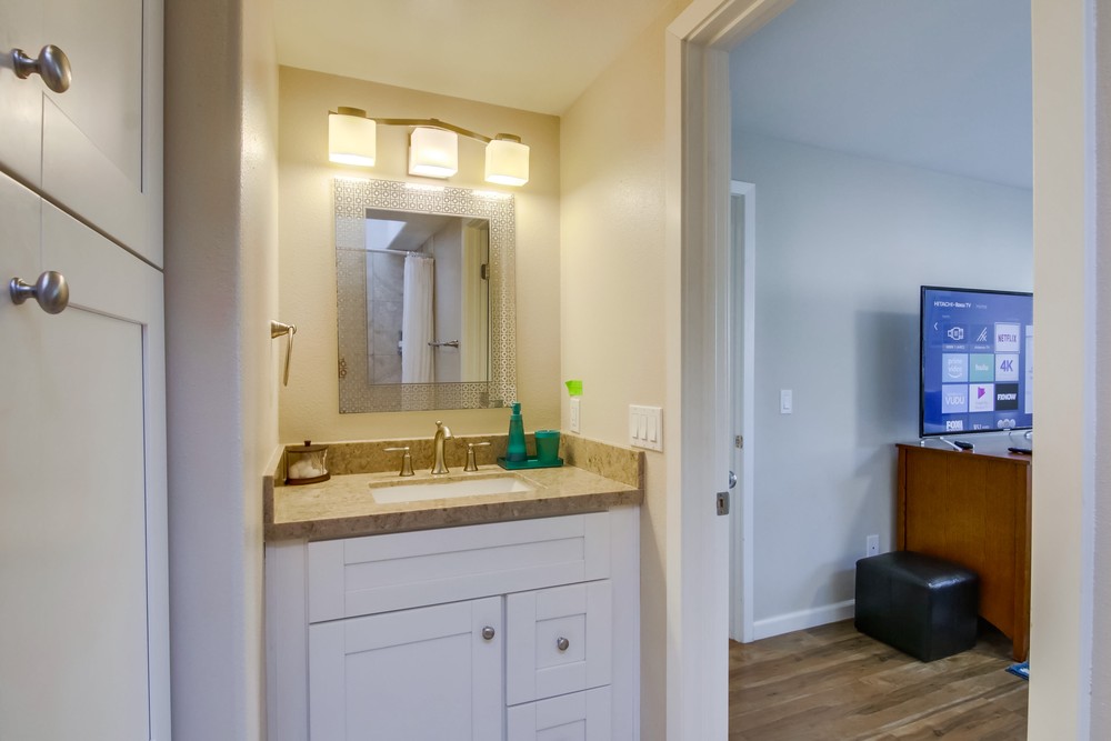 Virtual tour photo 32 of 39 for 807 Nahant Ct