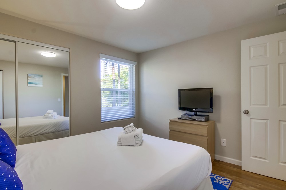 Virtual tour photo 34 of 39 for 807 Nahant Ct