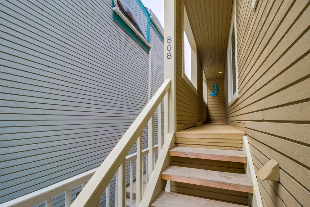 Virtual tour photo 5 of 41 for 808 Monterey Ct