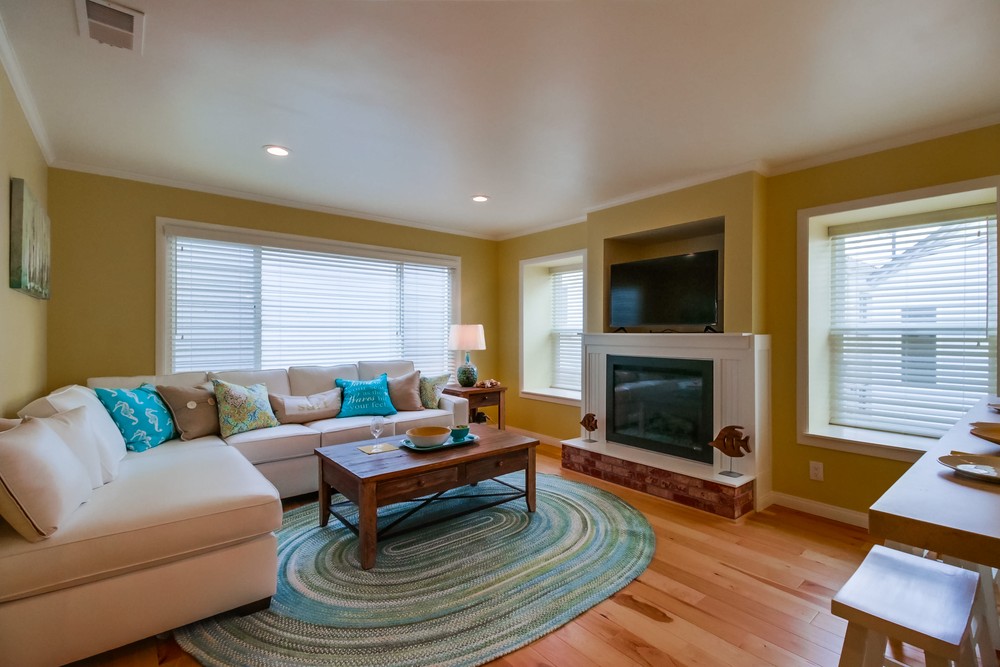 Virtual tour photo 6 of 41 for 808 Monterey Ct