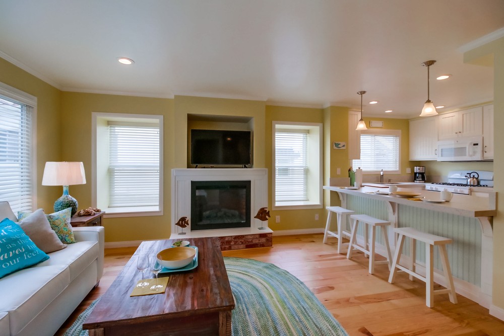 Virtual tour photo 9 of 41 for 808 Monterey Ct