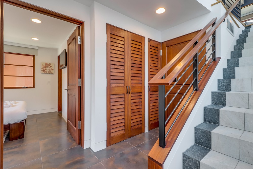 Virtual tour photo 8 of 61 for 808 Salem Ct