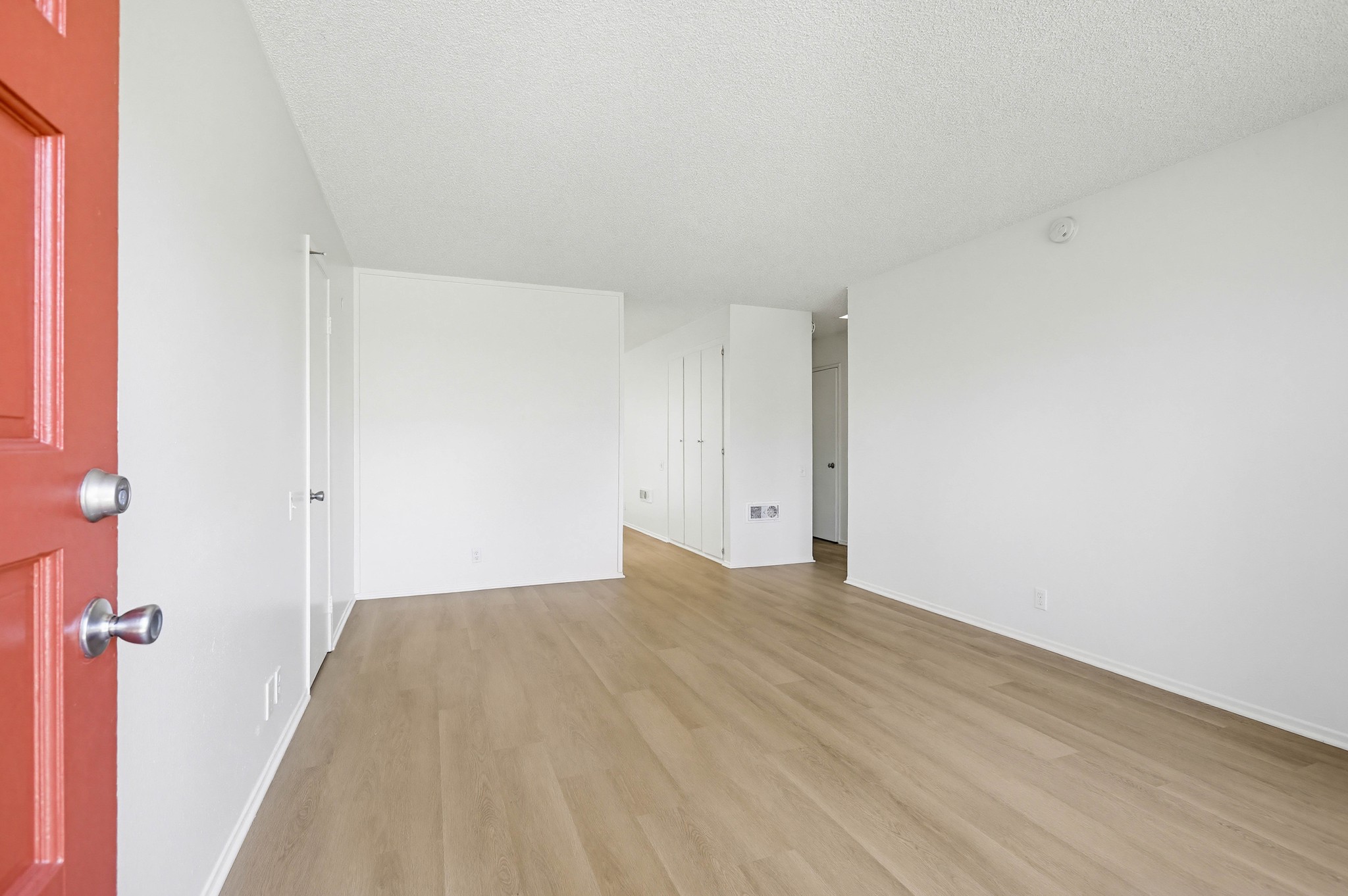 Virtual tour photo 13 of 99 for 8081 Holland Dr