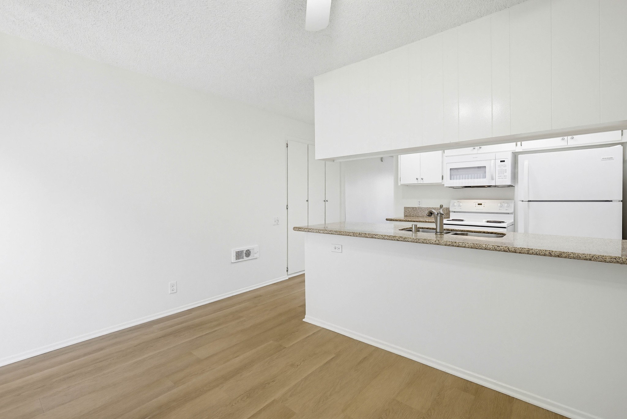 Virtual tour photo 20 of 99 for 8081 Holland Dr