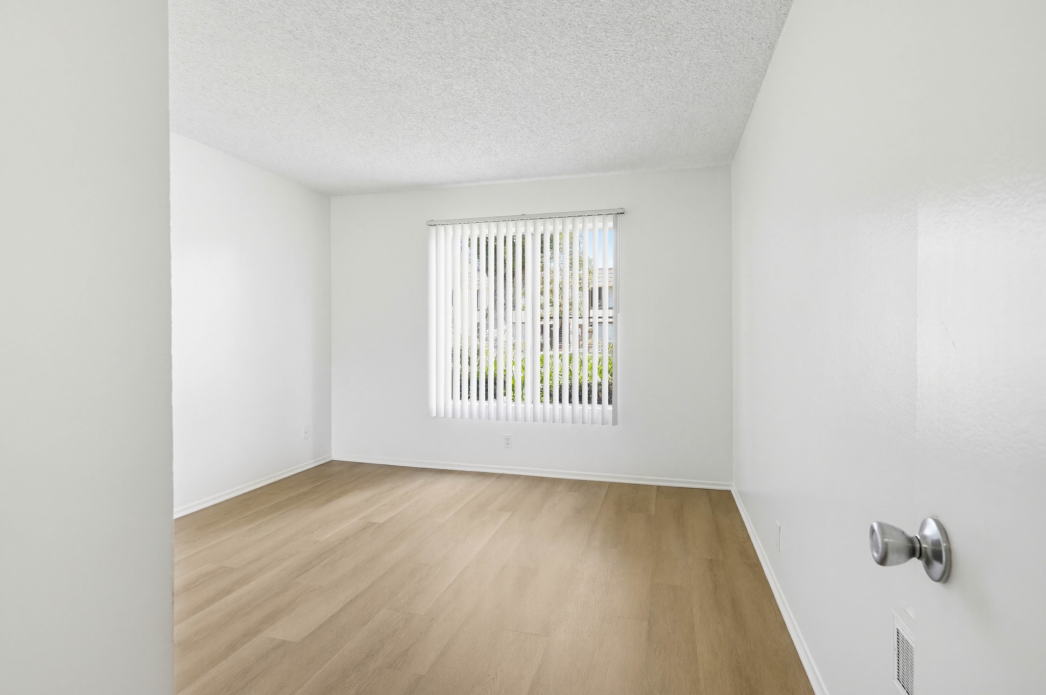 Virtual tour photo 32 of 99 for 8081 Holland Dr
