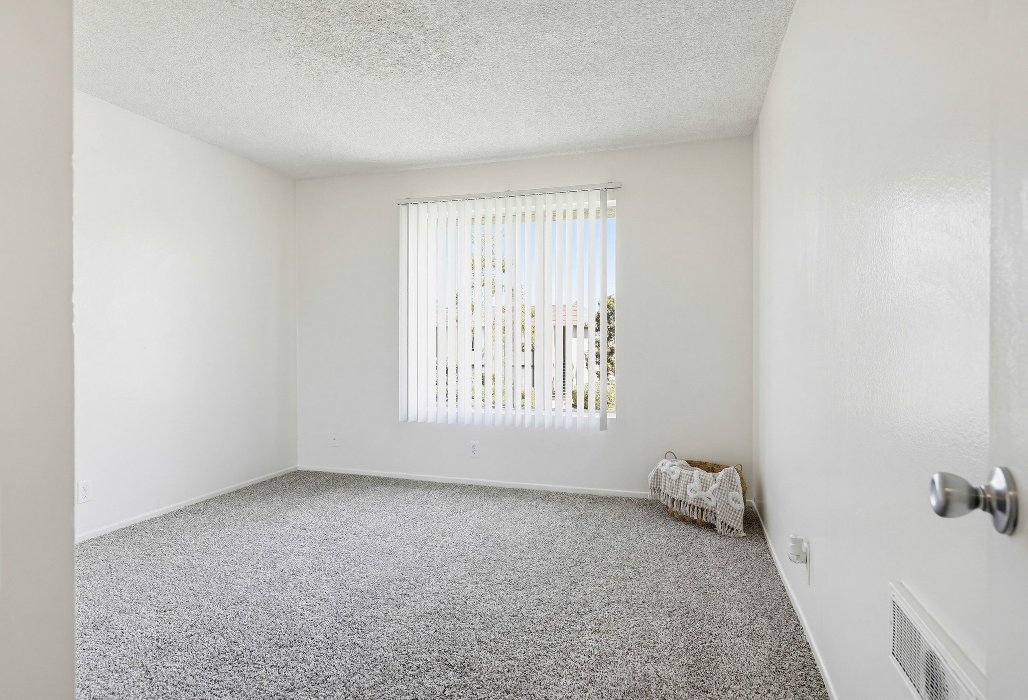 Virtual tour photo 63 of 99 for 8081 Holland Dr