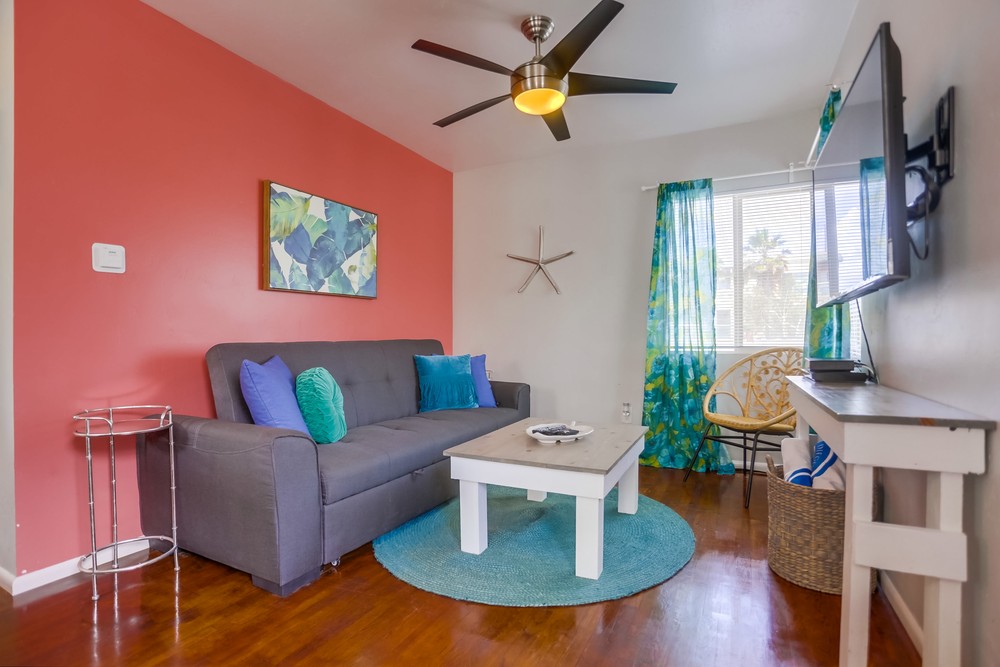 Virtual tour photo 8 of 28 for 809 Manhattan Ct