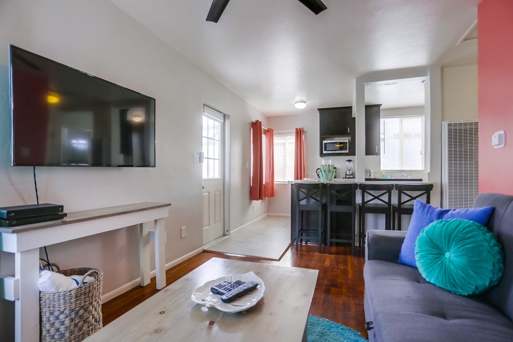 Virtual tour photo 10 of 28 for 809 Manhattan Ct