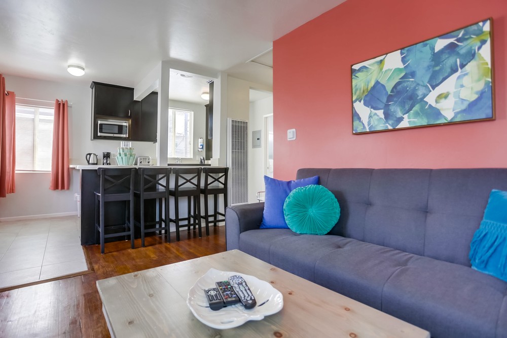 Virtual tour photo 11 of 28 for 809 Manhattan Ct