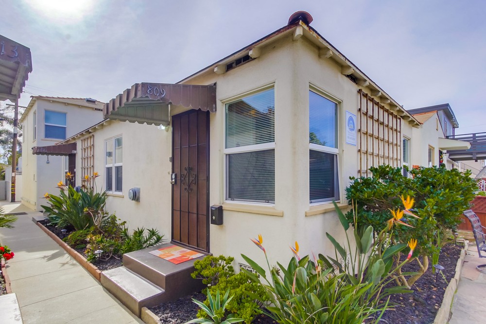 Virtual tour photo 1 of 25 for 809 San Juan Pl