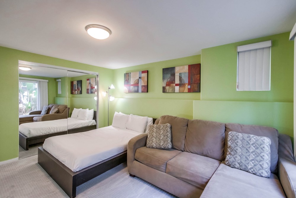 Virtual tour photo 37 of 42 for 810 Ensenada Ct