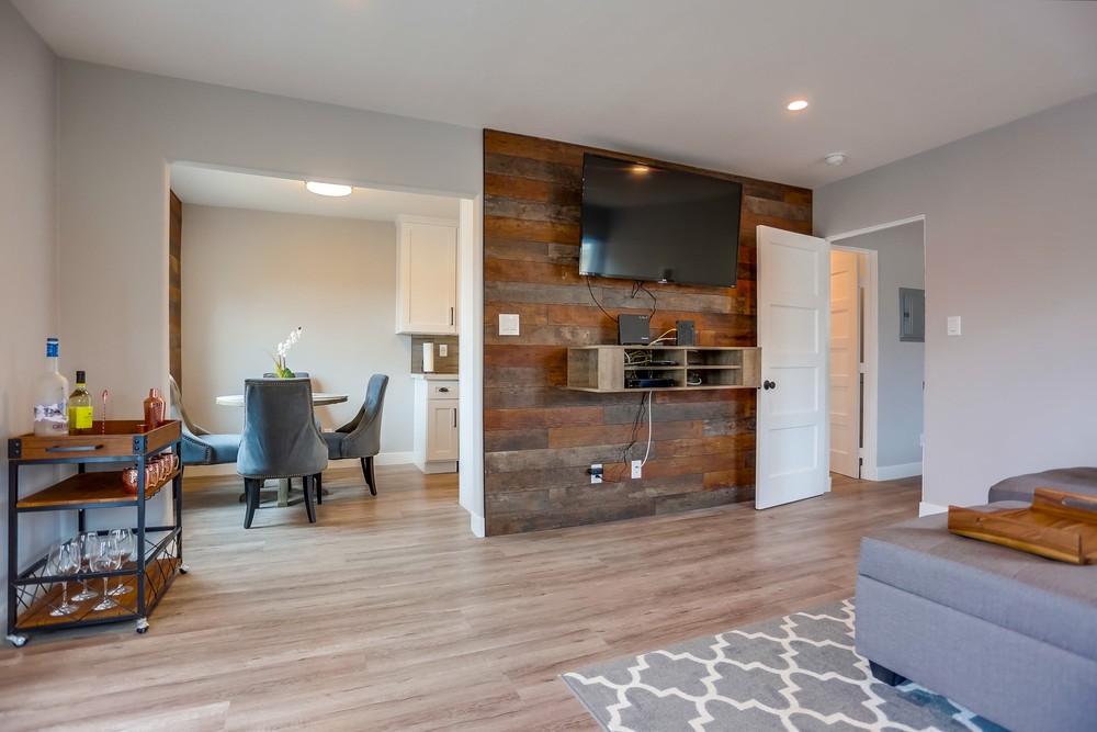 Virtual tour photo 8 of 27 for 810 Island Ct