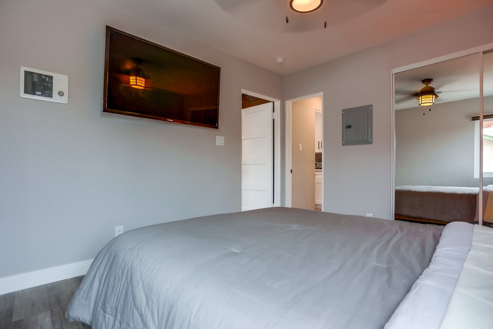 Virtual tour photo 20 of 27 for 810 Island Ct
