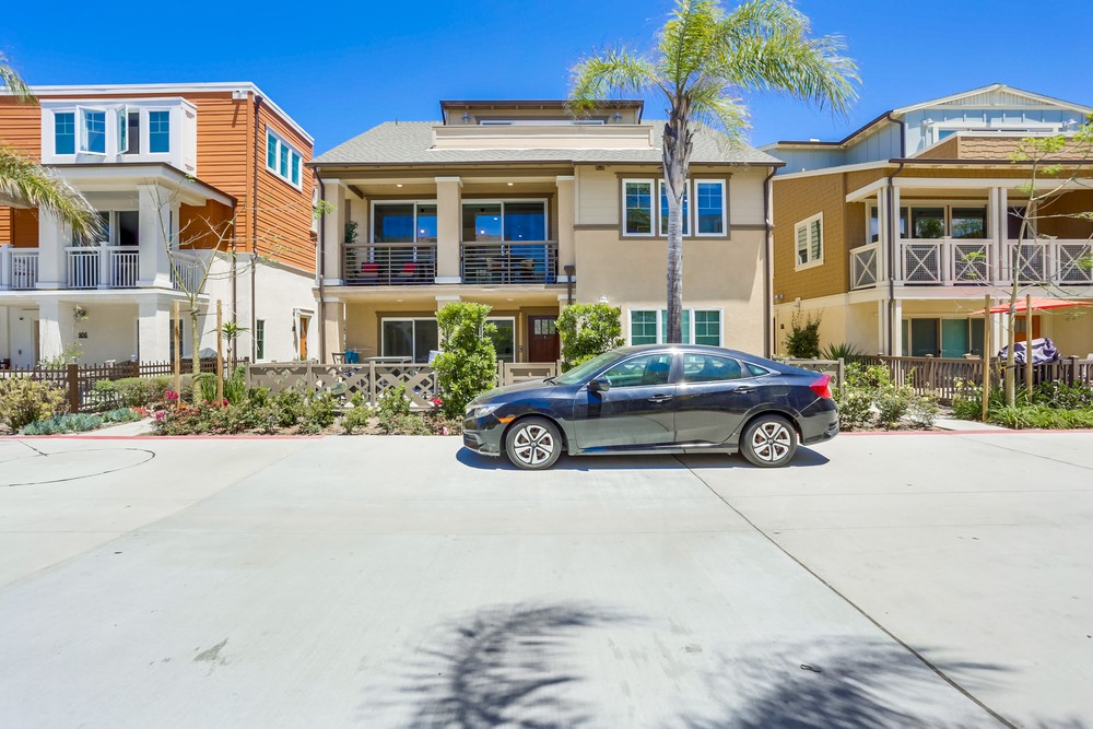 Virtual tour photo 3 of 38 for 810 Santa Barbara Pl