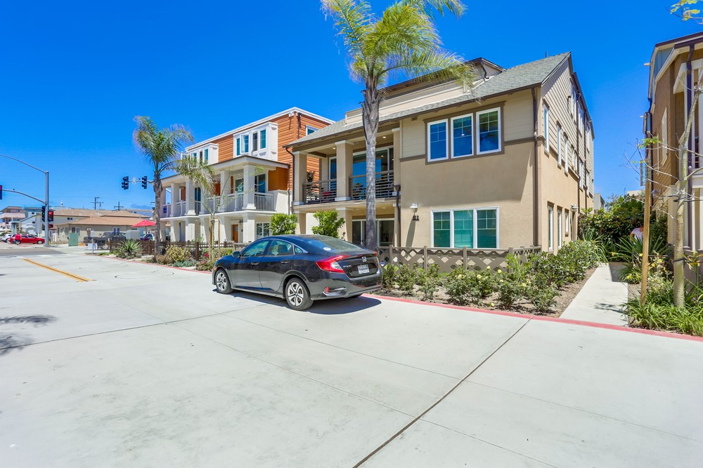 Virtual tour photo 4 of 38 for 810 Santa Barbara Pl