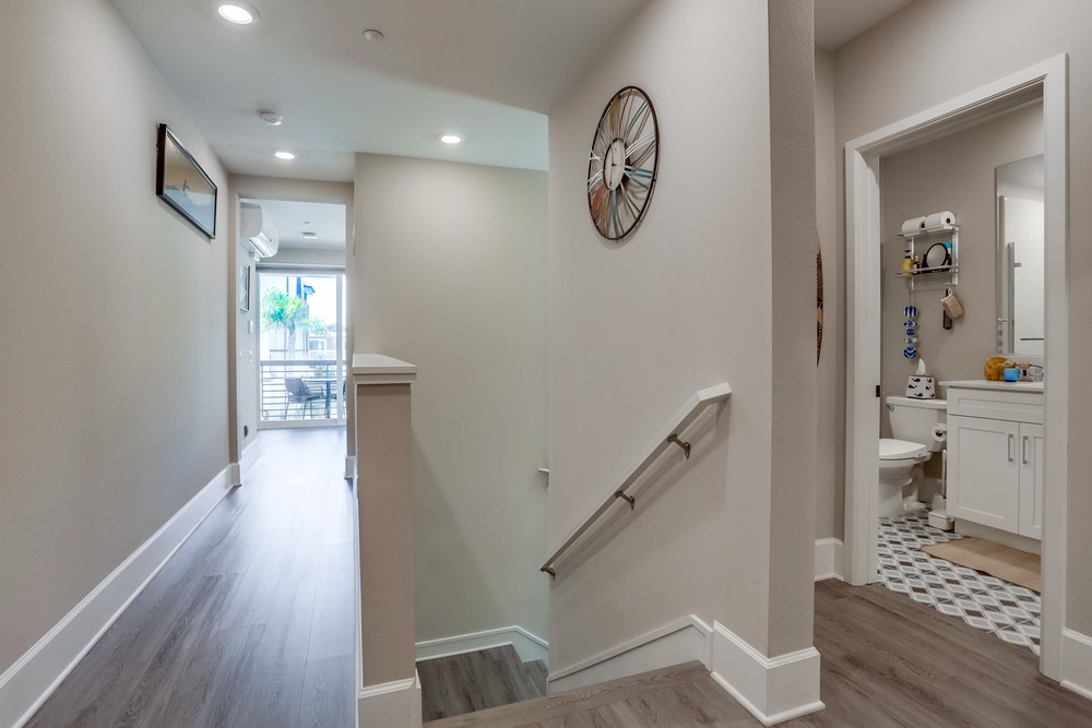 Virtual tour photo 8 of 38 for 810 Santa Barbara Pl