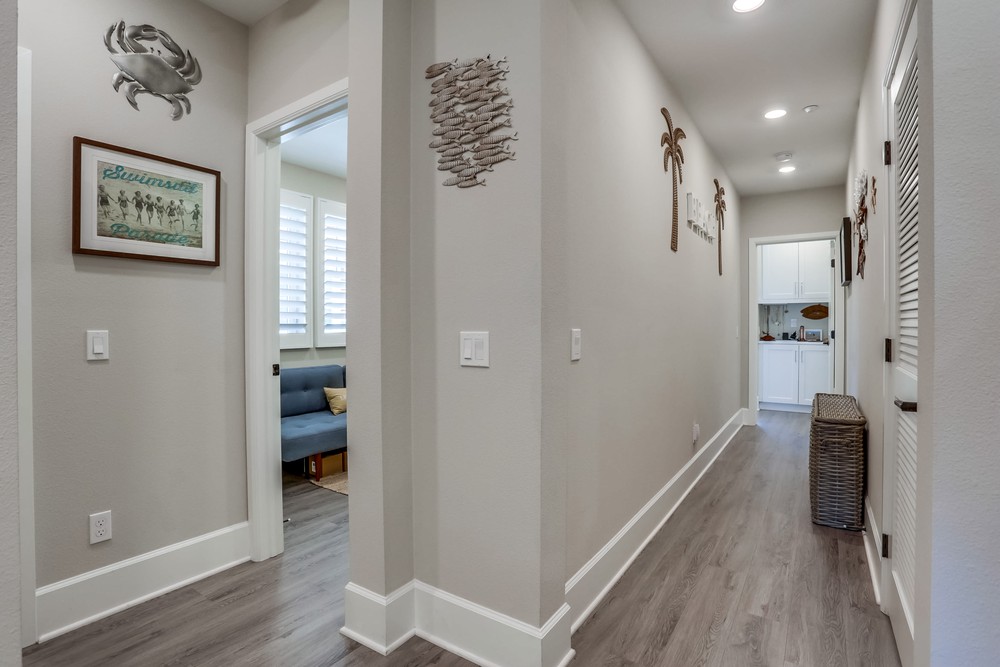 Virtual tour photo 9 of 38 for 810 Santa Barbara Pl