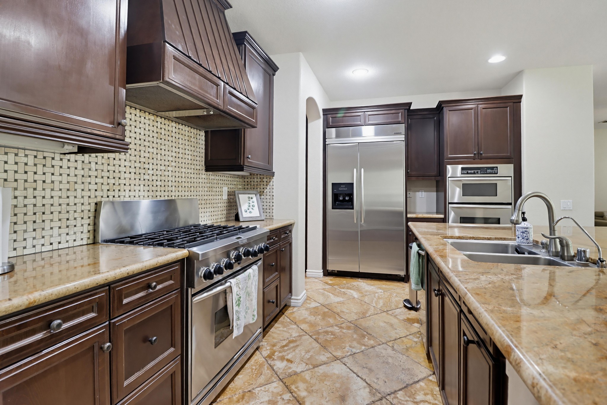 Virtual tour photo 11 of 63 for 810 Scenic Terrace Pl