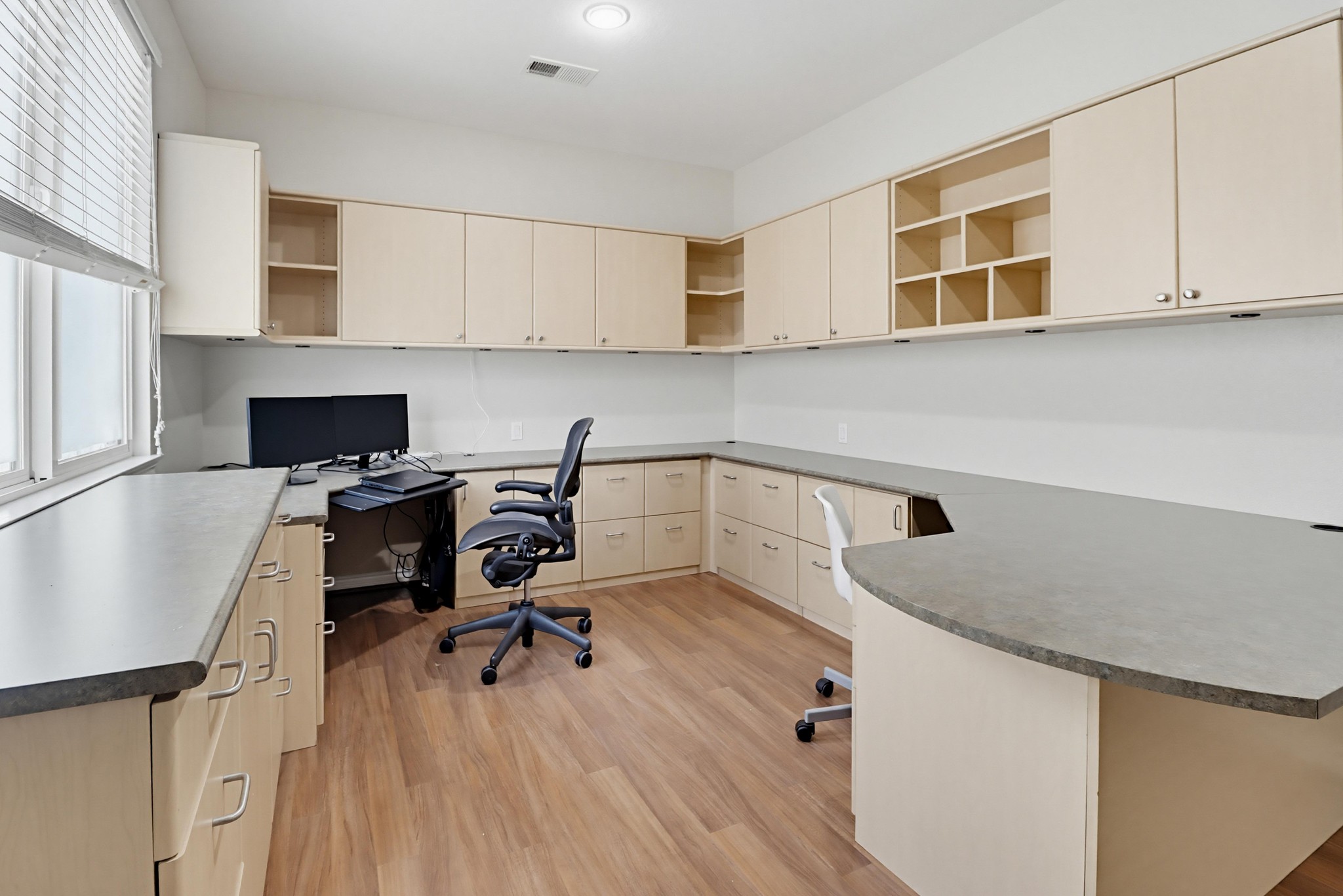 Virtual tour photo 19 of 63 for 810 Scenic Terrace Pl