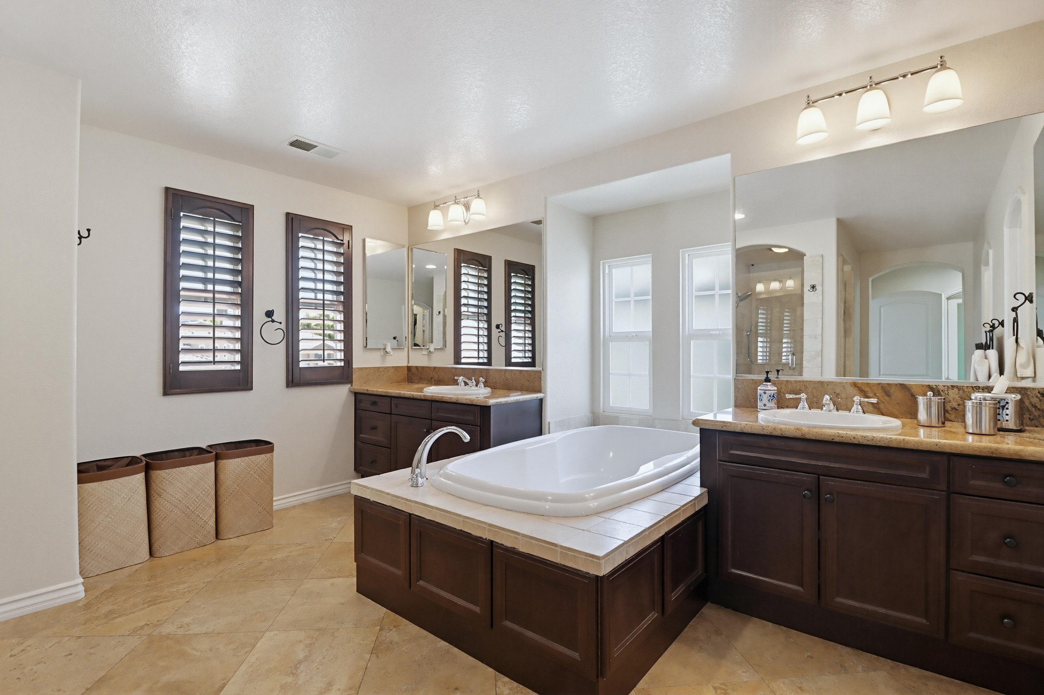 Virtual tour photo 31 of 63 for 810 Scenic Terrace Pl