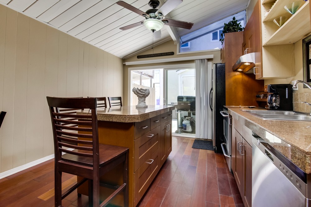 Virtual tour photo 17 of 46 for 811 Cohasset Ct
