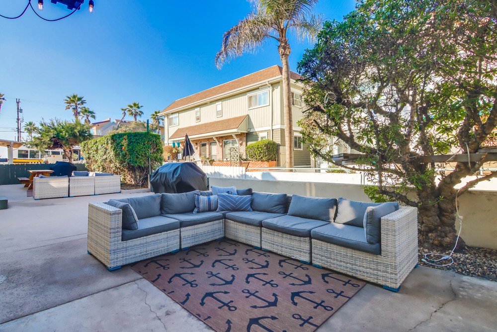 Virtual tour photo 11 of 45 for 811 Manhattan Ct