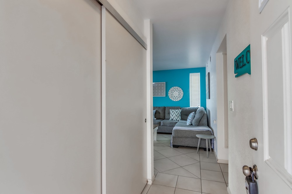 Virtual tour photo 17 of 45 for 811 Manhattan Ct