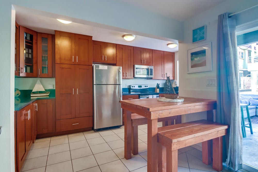 Virtual tour photo 25 of 45 for 811 Manhattan Ct