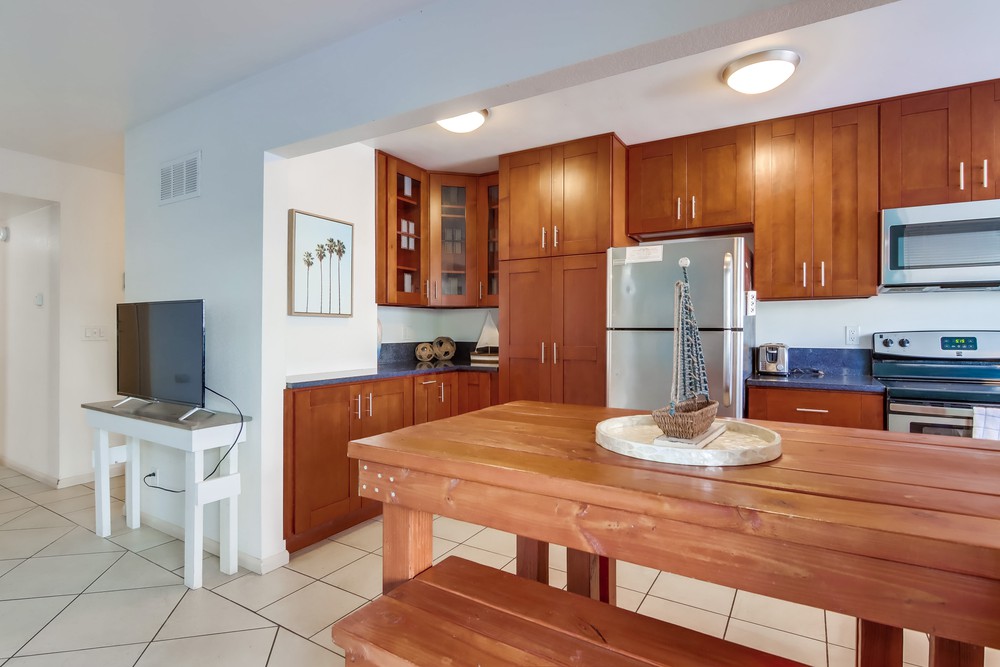 Virtual tour photo 27 of 45 for 811 Manhattan Ct