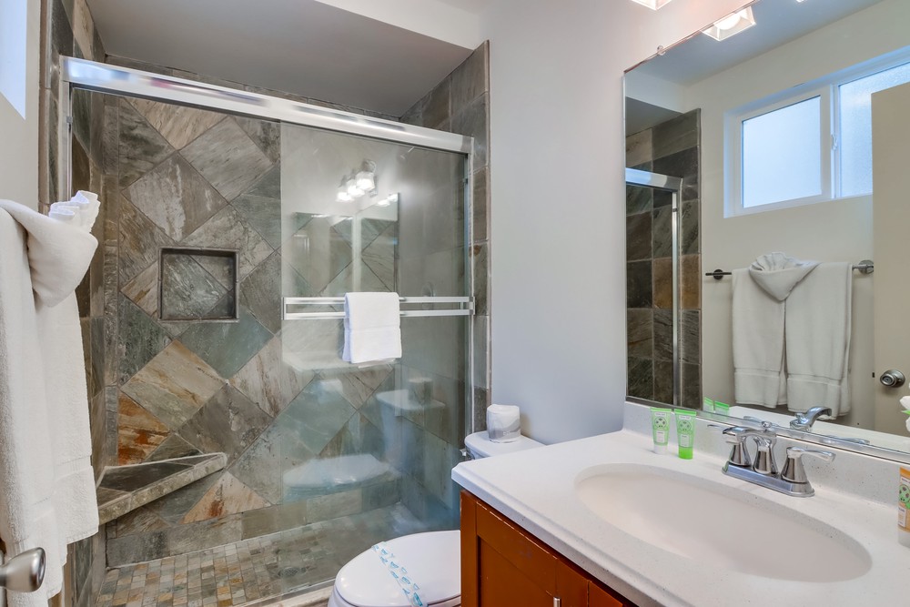 Virtual tour photo 39 of 45 for 811 Manhattan Ct