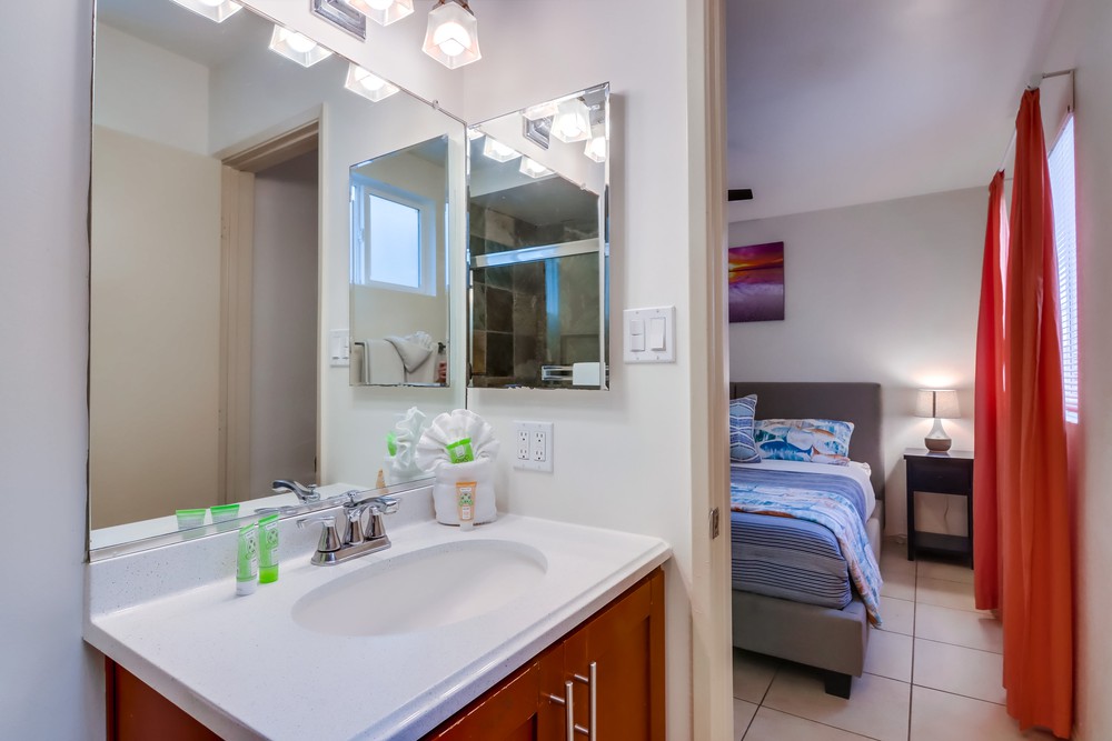 Virtual tour photo 40 of 45 for 811 Manhattan Ct