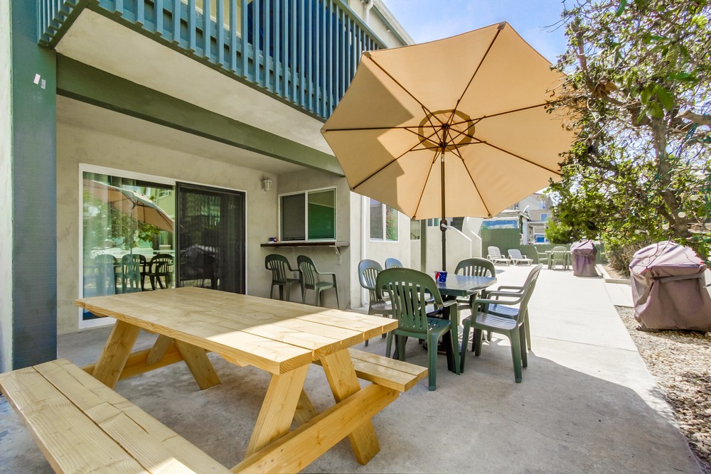 Virtual tour photo 11 of 32 for 811 Manhattan Ct