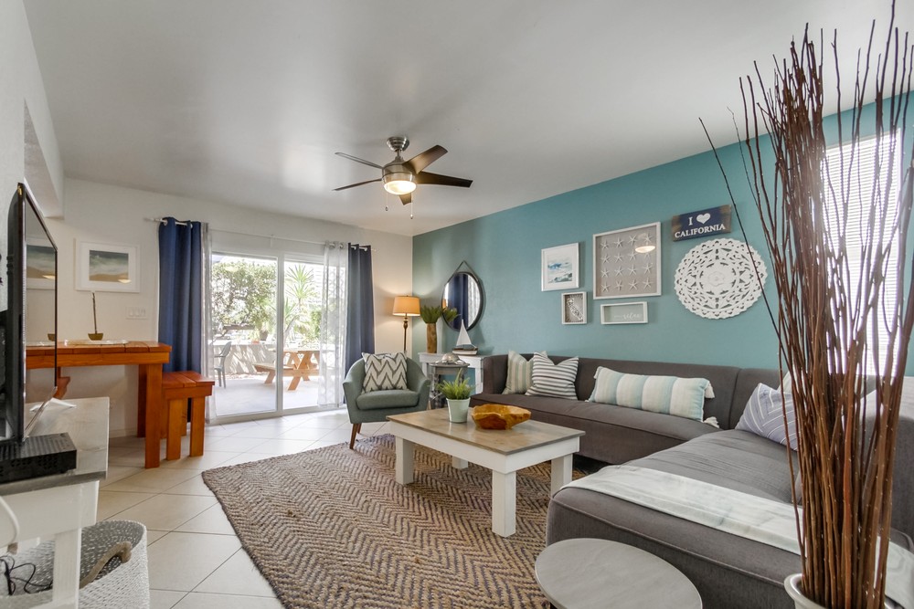 Virtual tour photo 13 of 32 for 811 Manhattan Ct