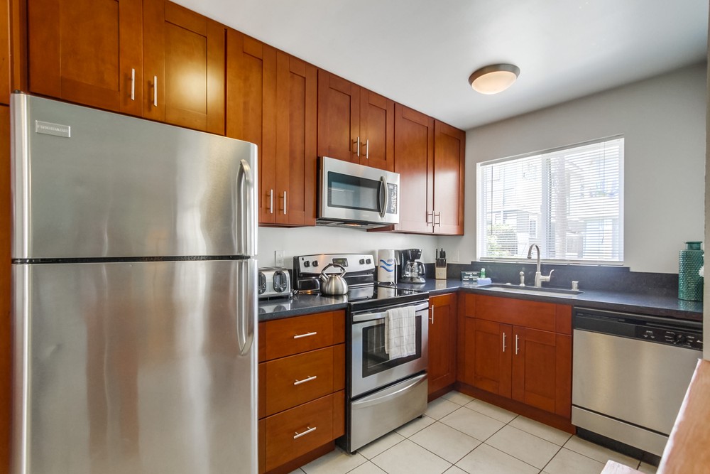 Virtual tour photo 18 of 32 for 811 Manhattan Ct