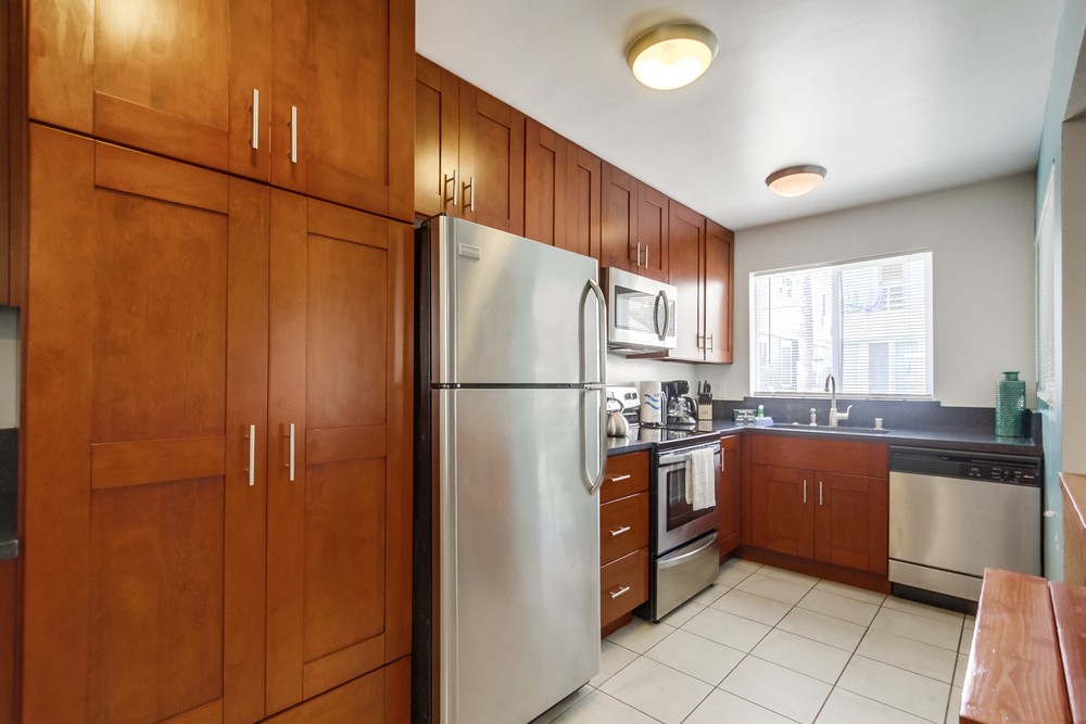Virtual tour photo 19 of 32 for 811 Manhattan Ct