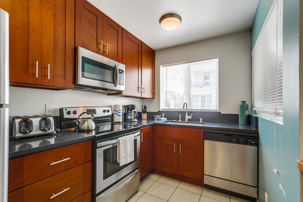 Virtual tour photo 20 of 32 for 811 Manhattan Ct