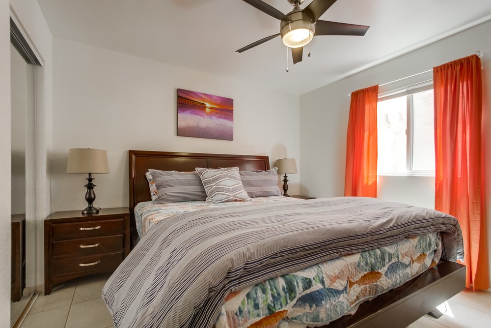 Virtual tour photo 23 of 32 for 811 Manhattan Ct