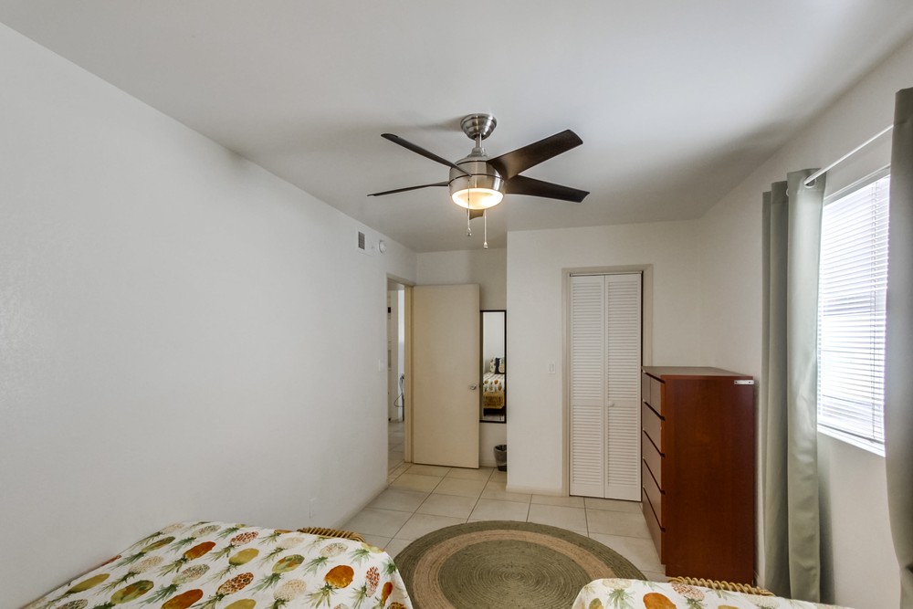 Virtual tour photo 29 of 32 for 811 Manhattan Ct