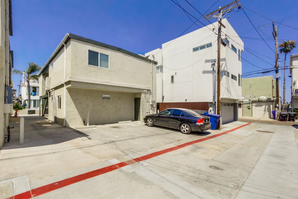 Virtual tour photo 32 of 32 for 811 Manhattan Ct
