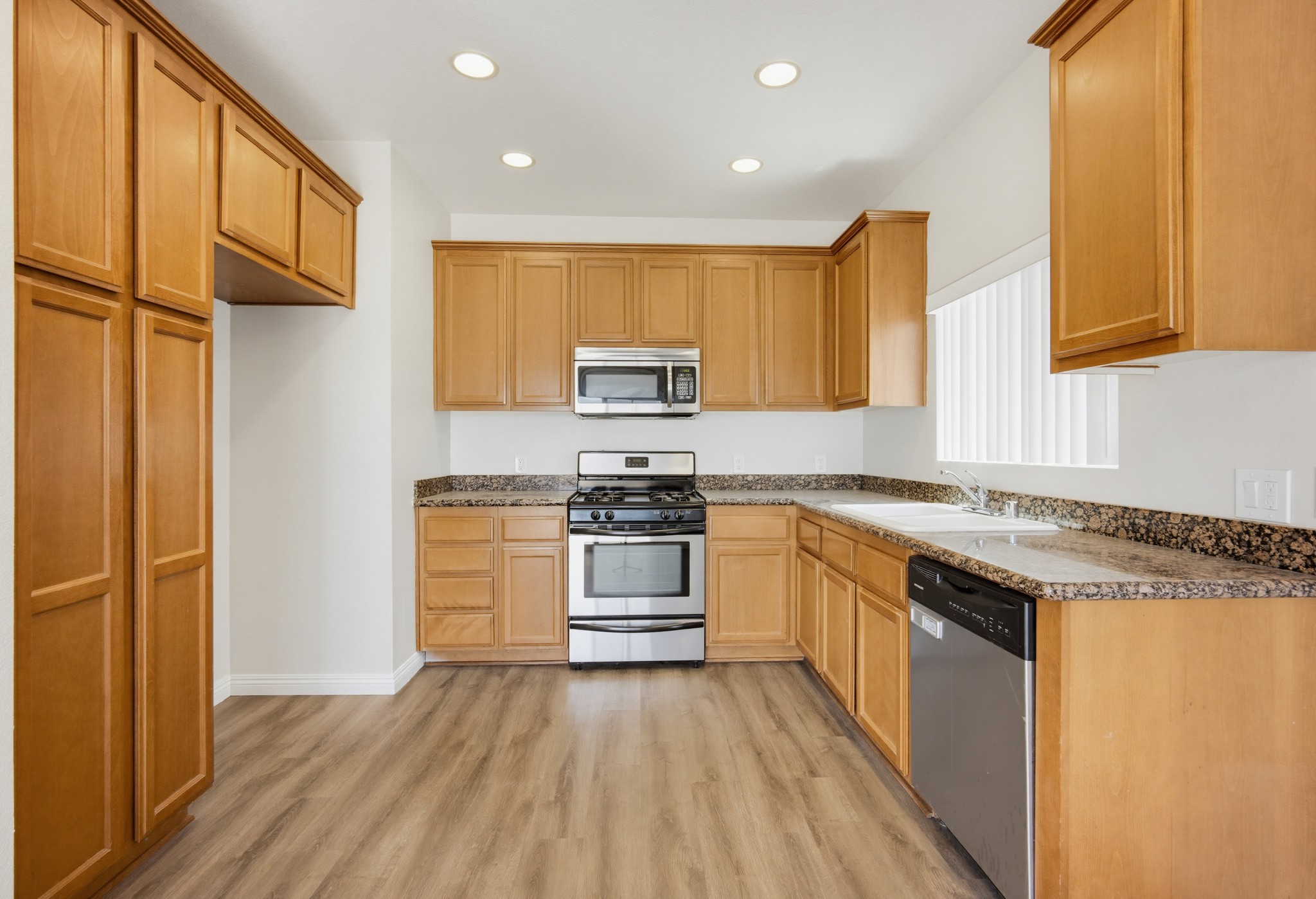 Virtual tour photo 15 of 45 for 811 N Turner Ave Unit 10
