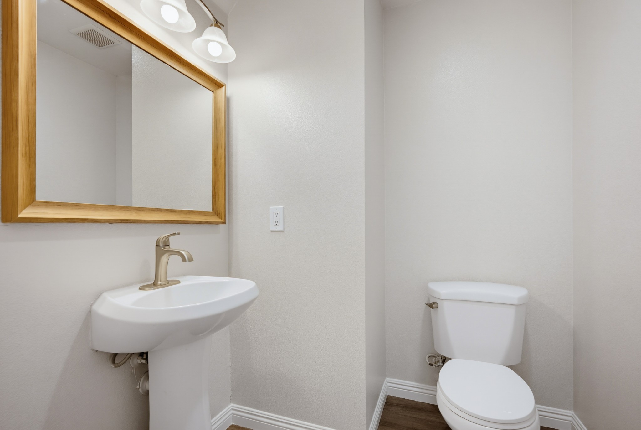Virtual tour photo 19 of 45 for 811 N Turner Ave Unit 10