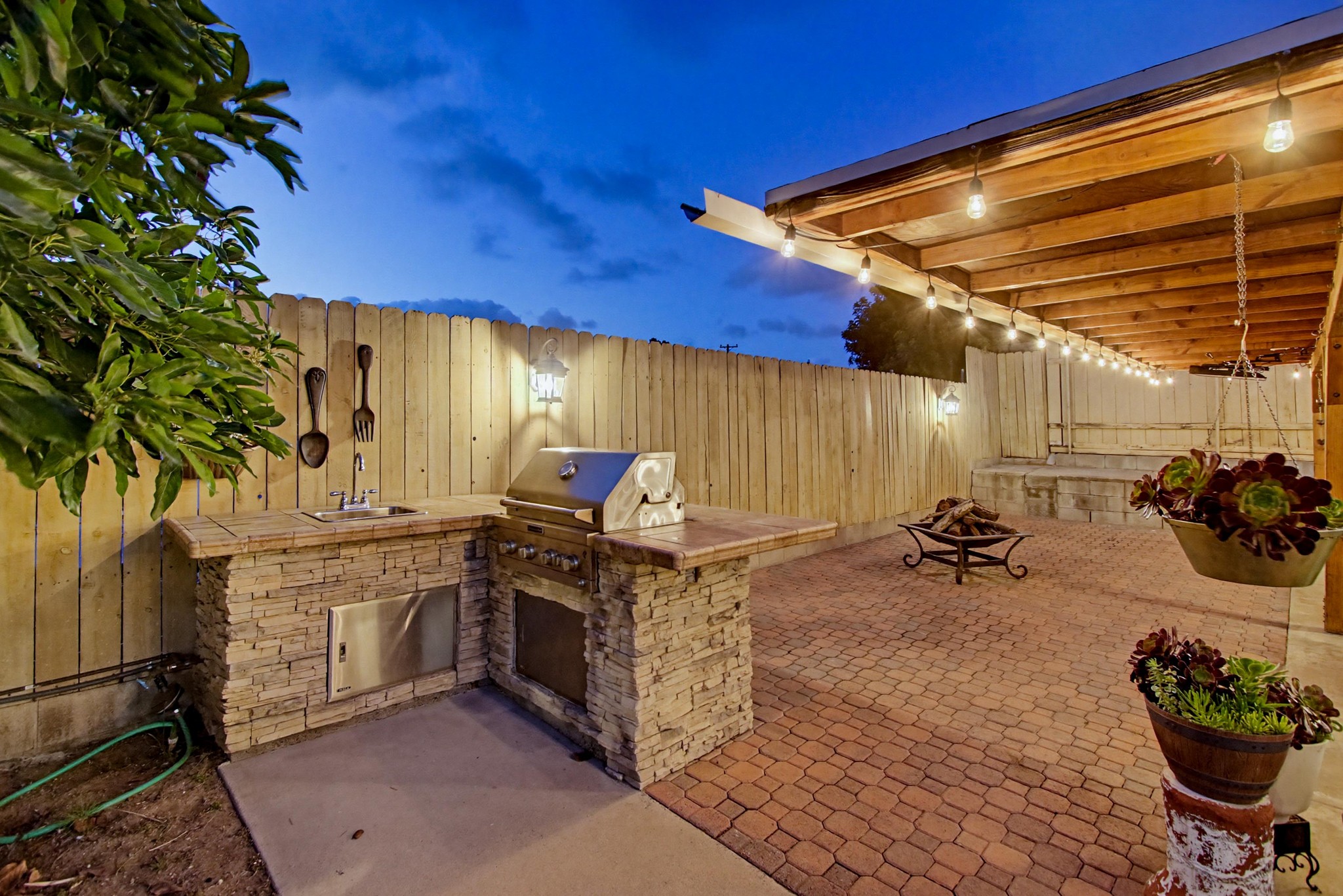Virtual tour photo 10 of 60 for 8114 Solana St
