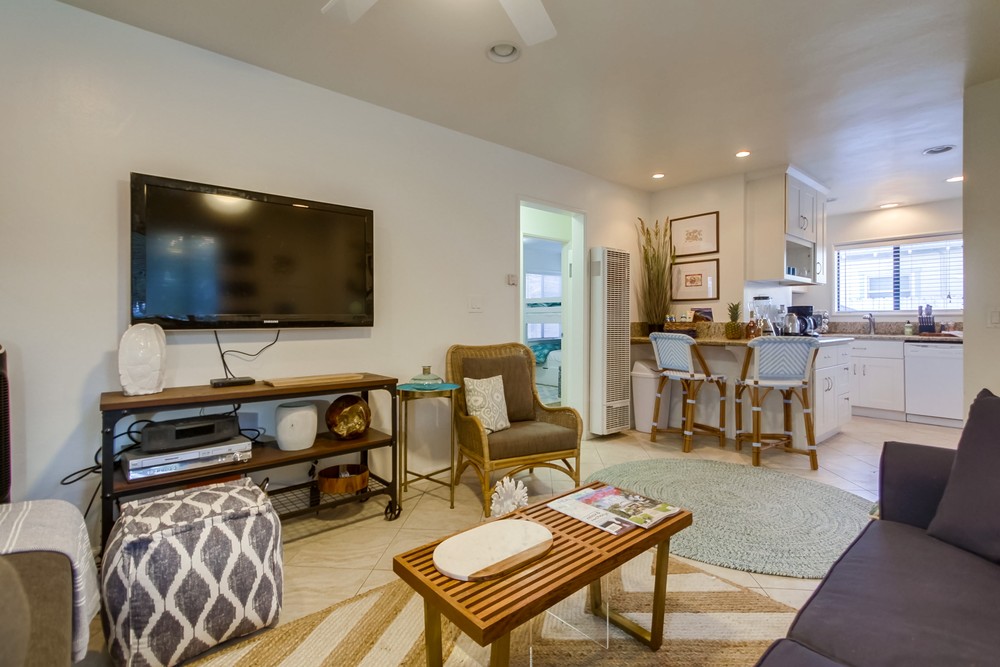 Virtual tour photo 8 of 51 for 812 Aspin Ct