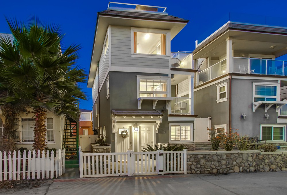 Virtual tour photo 1 of 148 for 812 San Rafael Pl