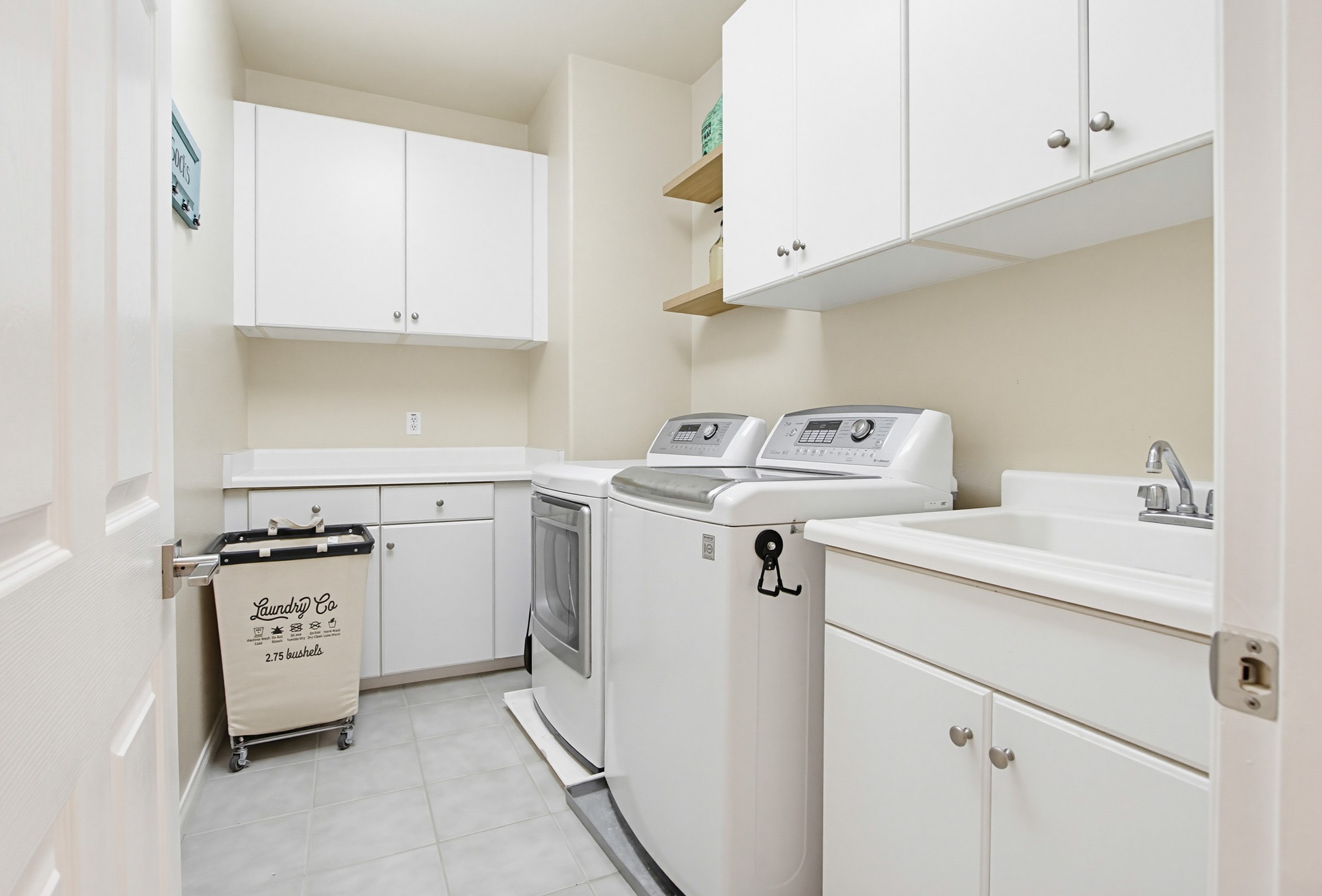Virtual tour photo 72 of 87 for 8124 Calle Catalonia